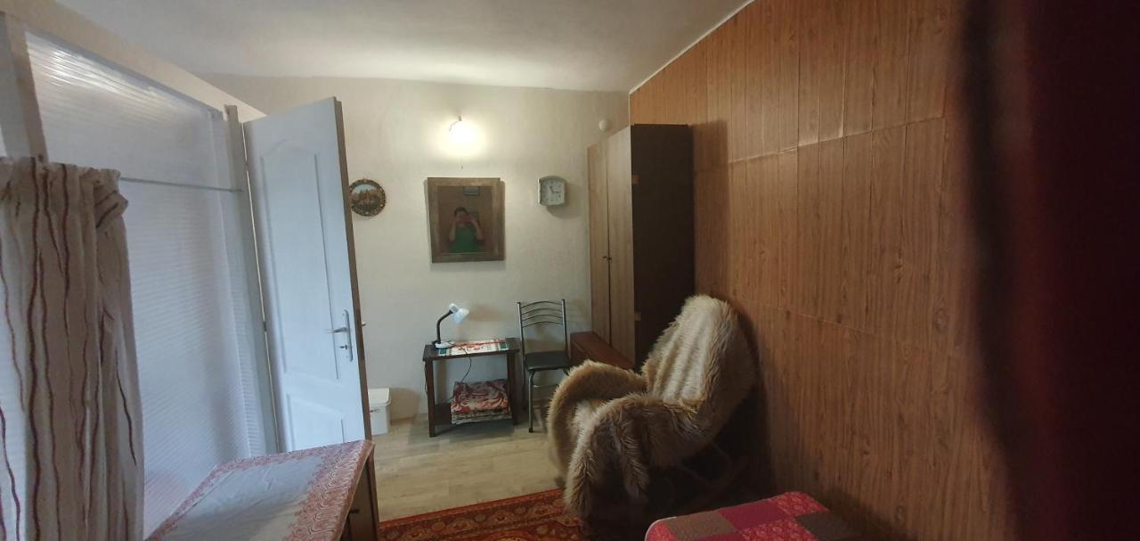 Стая За Гости "Ирина" Balchik Esterno foto