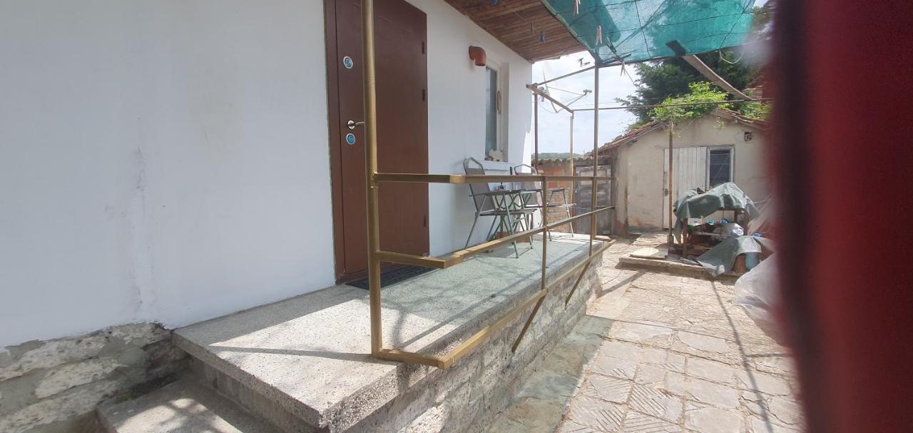 Стая За Гости "Ирина" Balchik Esterno foto